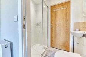 Castle View, Seahouses - Host & Stay