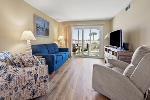 Furniture, Indoors, Living Room, Couch, Lamp