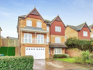 Large detached house with 8 bedrooms  | Carey, Minster