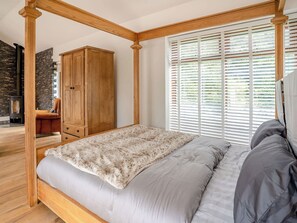 Open plan living space | Ty Afon Arch - Ty Afon, Garnant, near Ammanford