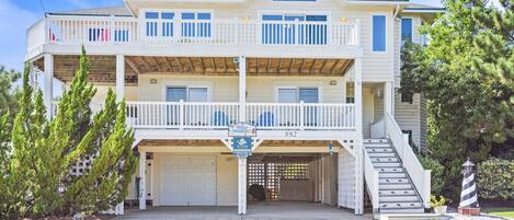 For the ideal family getaway, book your unforgettable Outer Banks vacation at Z Breeze today!