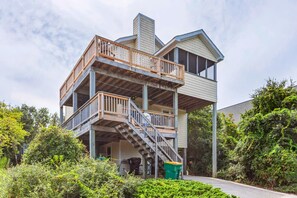 This 5-Bedroom, 3-Bathroom Oceanside home in Corolla combines the elegance of modern living with the charm of a coastal cottage.