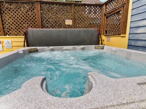 Hut Tub