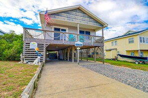 Kick back and relax in style at this modern 3-bedroom 2-bathroom oceanside cottage.