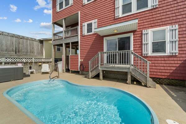 Enjoy a dip in the Private Pool and bubbly Hot Tub when you stay at Roxsand!