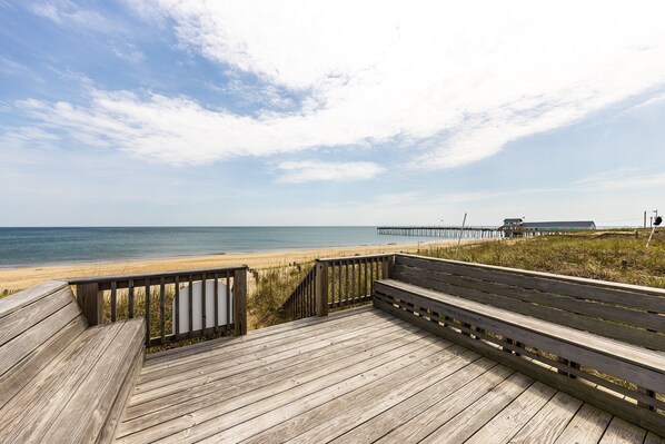 Private Beach Access (Beach front home)