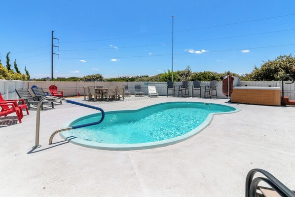 The private pool (10' x 24') will convince you that this truly is a poolside paradise, as the pool area is perfect for fun in the sun with the kids.