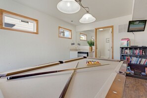 Pool table