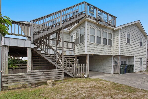 Start your unforgettable Outer Banks vacation at Henry's Hut!