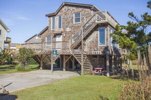 Find your oasis in this gem of a semi-oceanfront cottage located in South Nags Head.