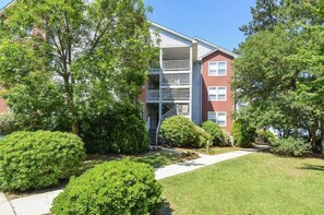 Enjoy gorgeous sunsets overlooking Kitty Hawk Bay from your private screened-in porch at Peace of Paradise.