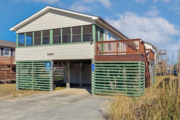 It's an easy walk to the beach or just a short drive to one of the many public beach accesses in the town.