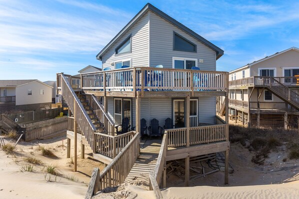 Start your oceanfront vacation at Love Pocean!