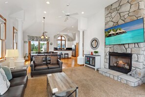 Top level with fireplace