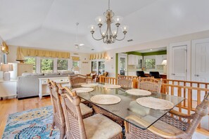 Top Level Dining Area.