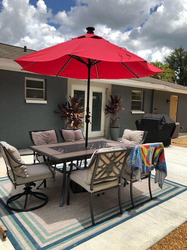 Outdoor dining
