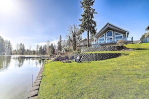 Home Exterior | Lake Lawrence (Stocked Fishing Lake)