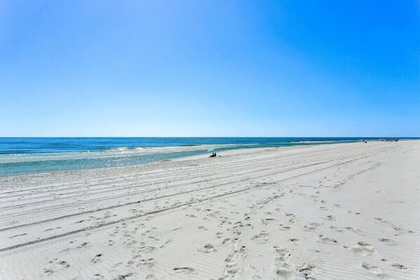 Paradise Found: Step onto the pristine sands of Pensacola Beach and let the waves serenade your soul. 🏖️🌊 Your coastal escape starts here. #PensacolaParadise #BeachBliss #SaltWaterHeals