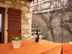 Plant, Bottle, Flowerpot, Building, Houseplant, Table, Wood, Window, Interior Design, Tablecloth