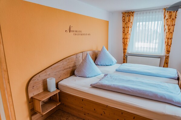 Ferienwohnung Hopfenkorb (80qm) mit Balkon-Schlafzimmer Doppelbett