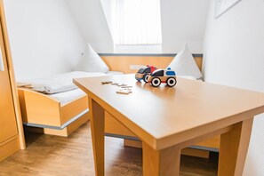 Ferienwohnung Scheermühle (65qm) mit Balkon-Schlafzimmer Einzelbetten