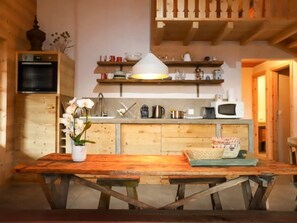 Kitchen / Dining Room