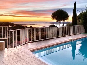 Piscine privée à l’abri des regards chauffée 8x4 m