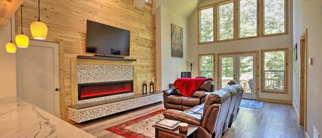 Ellijay Vacation Rental | 3BR | 2.5BA | 1,821 Sq Ft | 1-Step Entrance