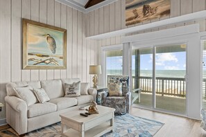 Upstairs Living Room 