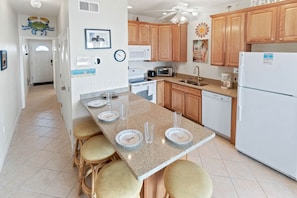 Surf-or-Sound-Realty-1007-Sea-Fantasy-Kitchen
