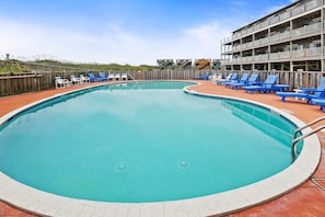 Surf-or-Sound-Realty-974-Margaritavilla-Pool-2