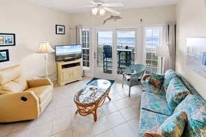 Surf-or-Sound-Realty-1007-Sea-Fantasy-Great-Room-2