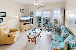 Surf-or-Sound-Realty-1007-Sea-Fantasy-Great-Room-2