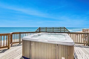 Hot tub on the top deck