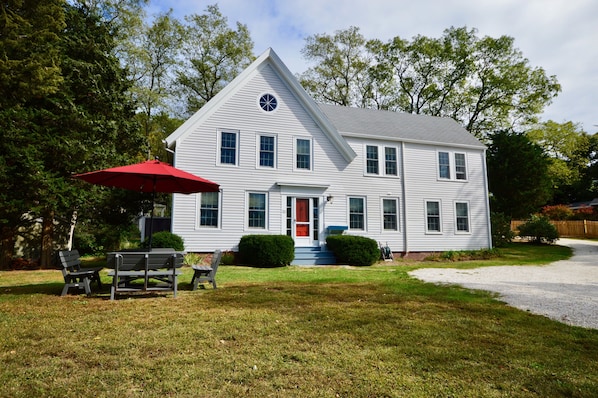 Lovingly restored 5 bedroom captain`s house on the oceanside in Wellfleet