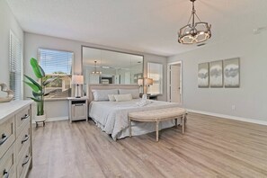 Upstairs King Master Bedroom