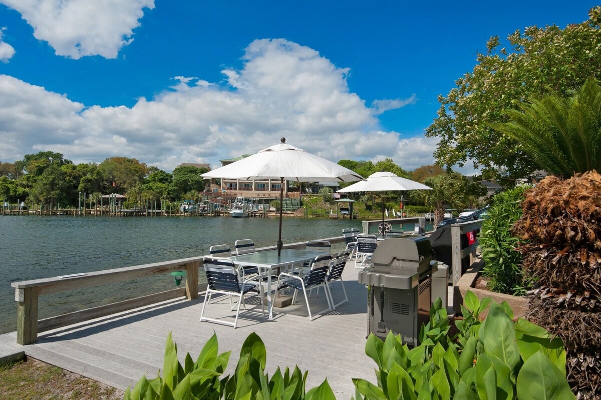Harbor & Pool Views~Walk 2 Beach~Pool~Tennis~Grills~2BR Dolphin Point 404C