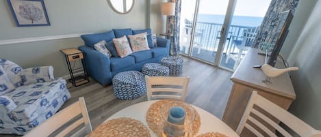 Beautifully Decorated, Direct Oceanfront