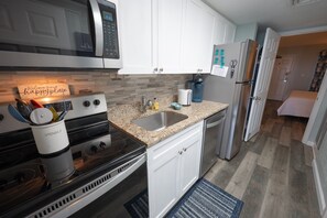 Full Sized Appliances in Kitchen