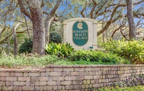 Summer Beach entry sign, leading to Sailmaker community