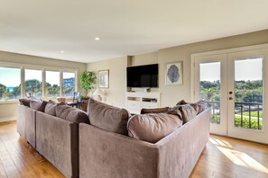 Living room views from front & side
