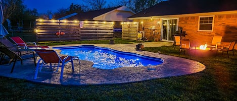 Night View of our AMAZING Pool!