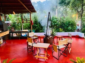 Outdoor dining
