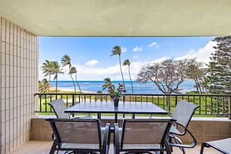 Maui Oceanfront Condo w/ Beach Access & Lanai - Koa Lagoon 406