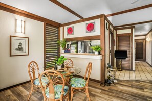 169 Dining:Kitchen View