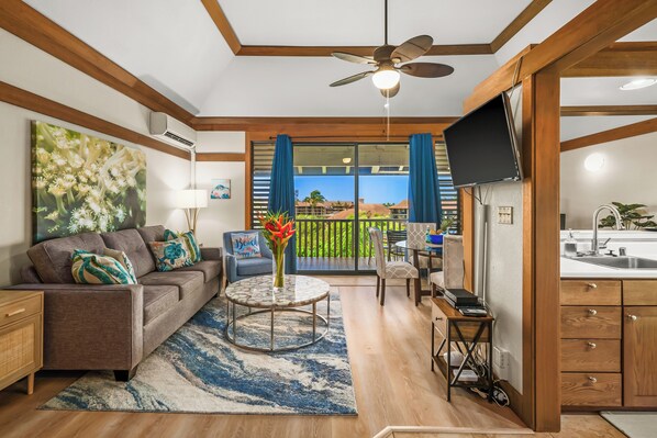 313 Hallway to Lanai View