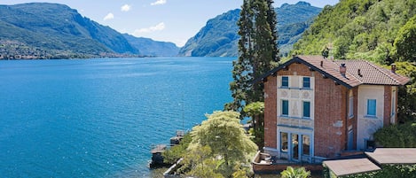 Villa Clarissa, Vassena, Lake Como - NORTHITALY VILLAS lakefront vacation villa 