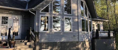 Pier 6 cottage on beautiful Shoal Lake at the mouth of Bag Bay LOTW.