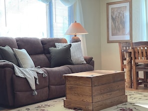 Living/Dining Area
