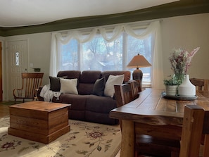 Living/Dining Area